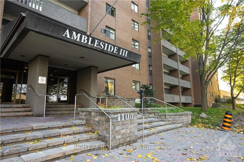 1100 Ambleside Drive 507, Woodroffe, ON K2B 8G6