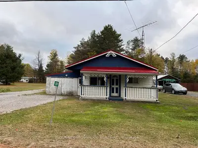 59 Peterson Road E, Addington Highlands, On K0h 2g0