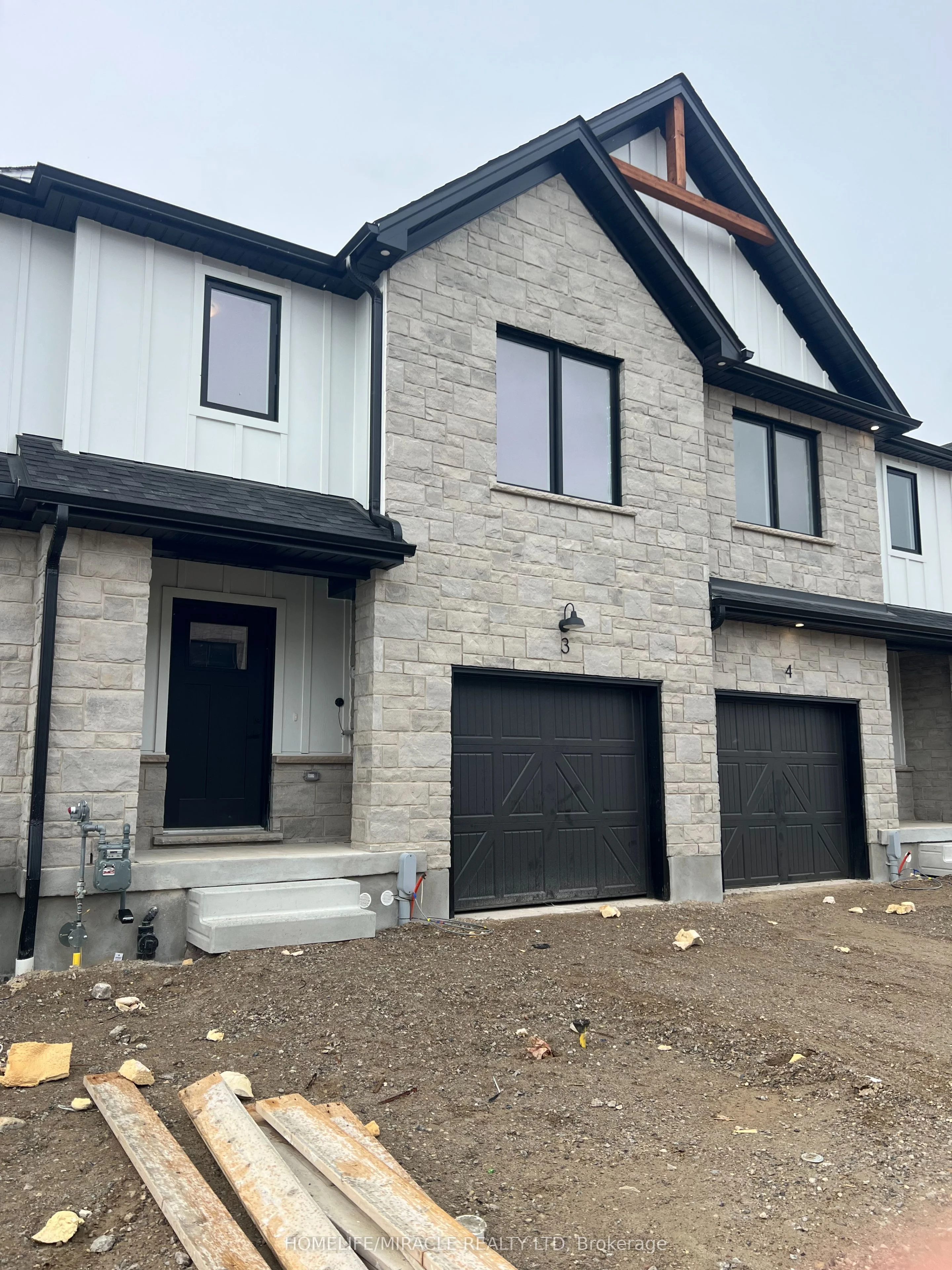 40 Bastien Street 3, Cambridge, ON N1T 0E8