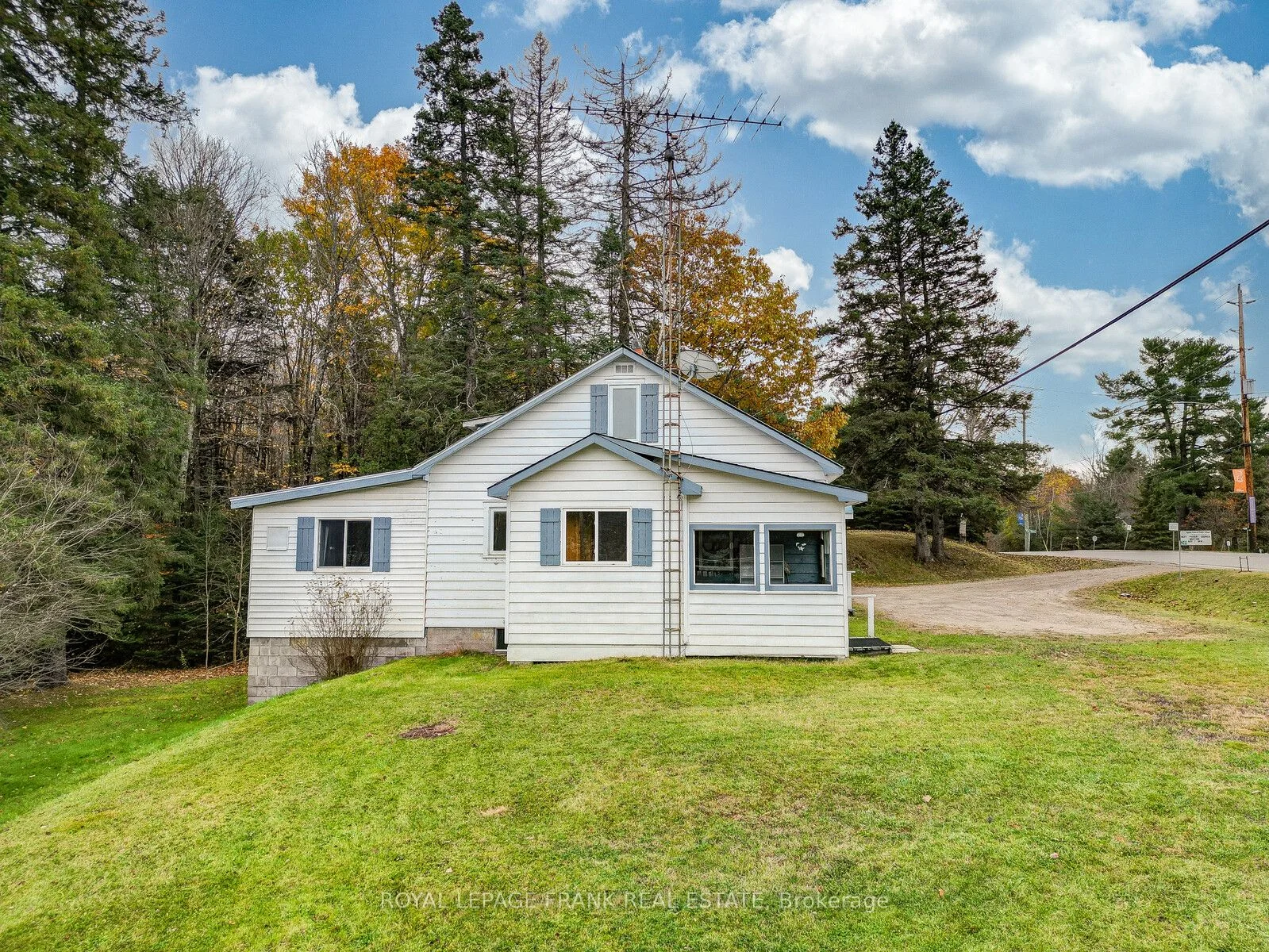 249 Burleigh Street, North Kawartha, On K0l 1a0