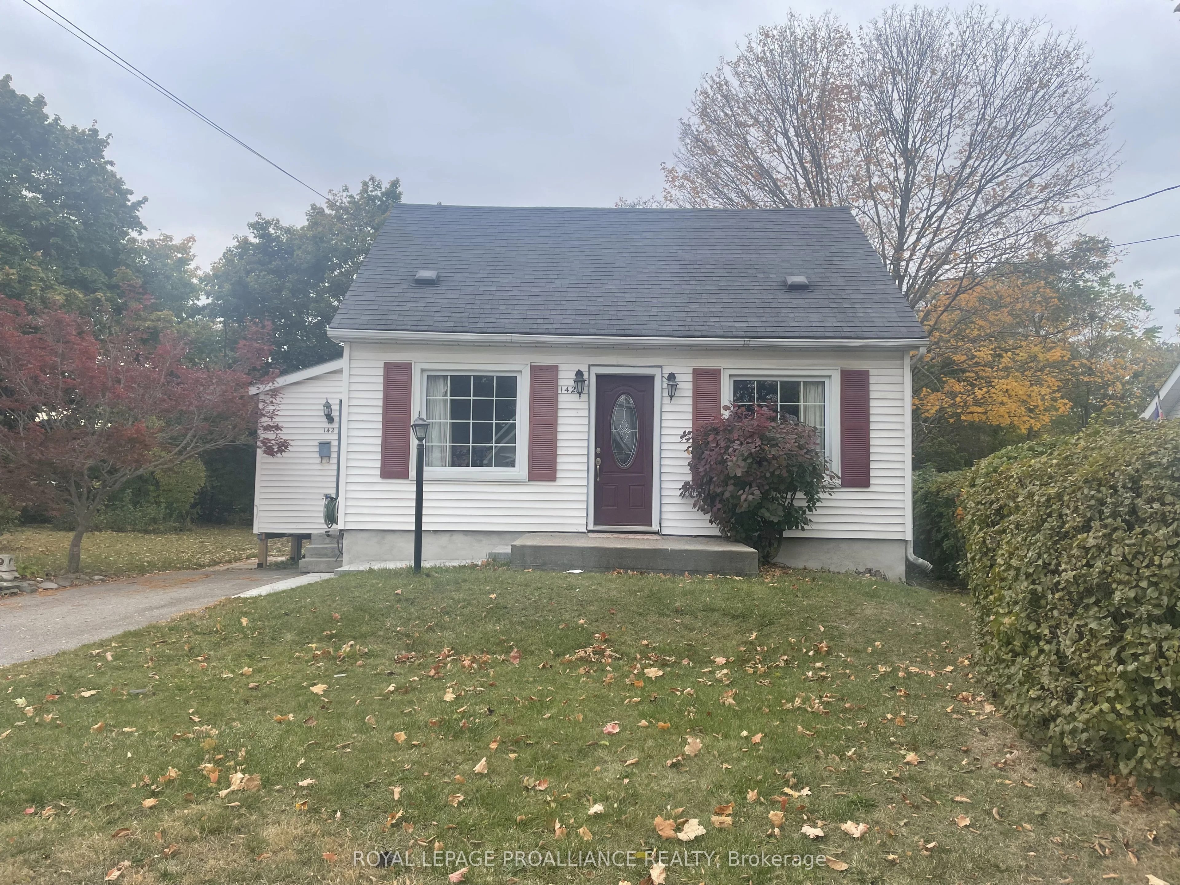 142 Yeomans Street, Belleville, ON K8P 3X8