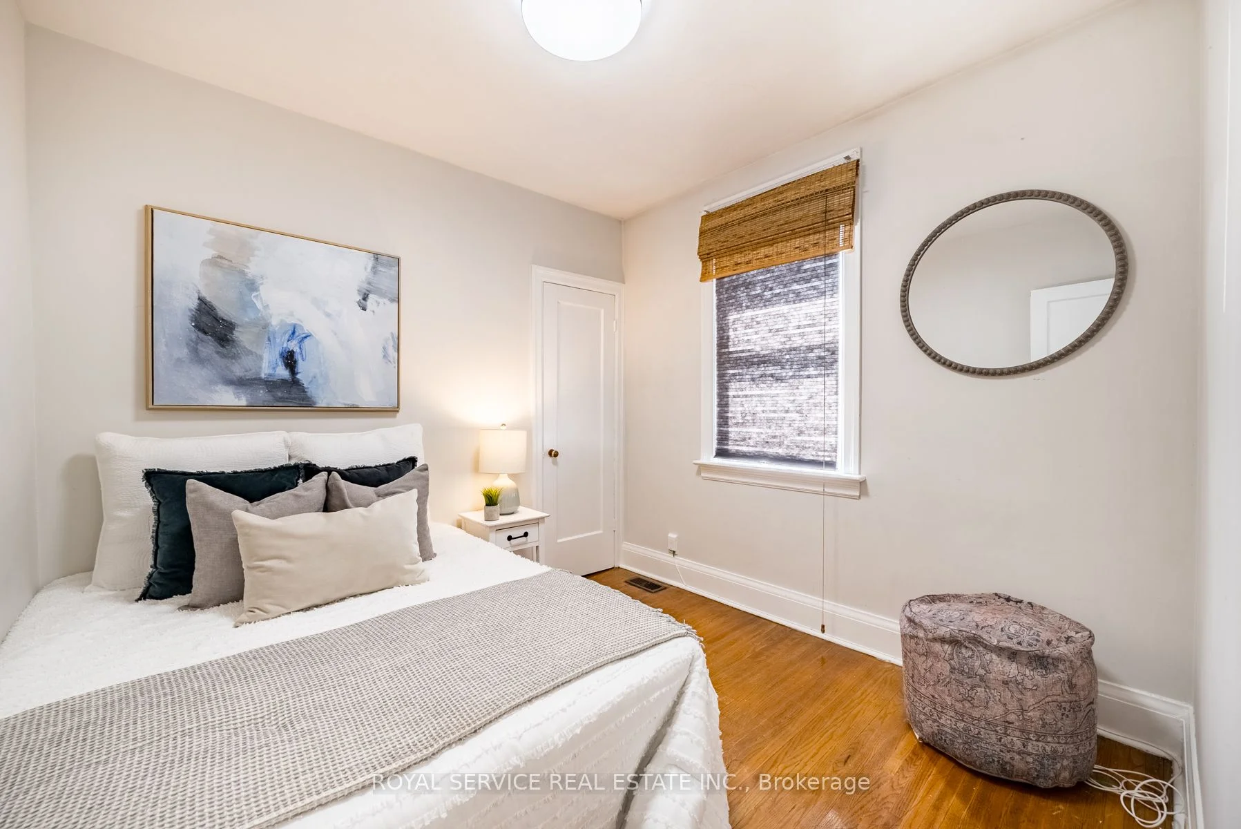 12 Buck Street, Cobourg, On K9a 2k9