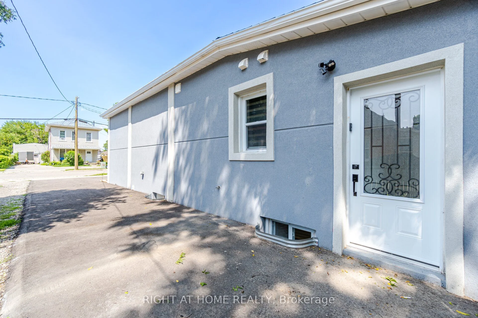 331 Rawdon Street Basemen, Brantford, ON N3S 6H7