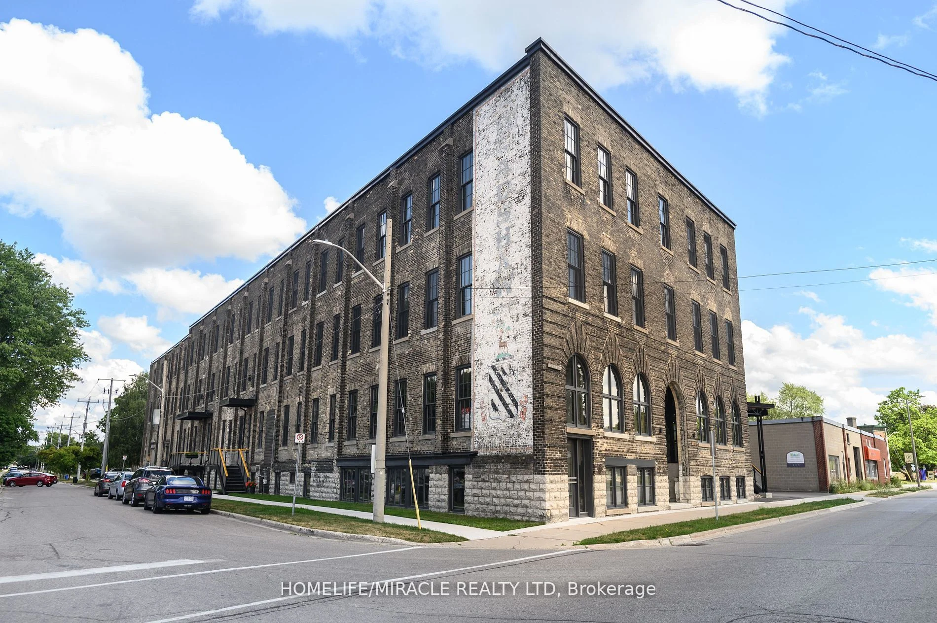 245 Downie Street 221, Stratford, On N5a 1x5