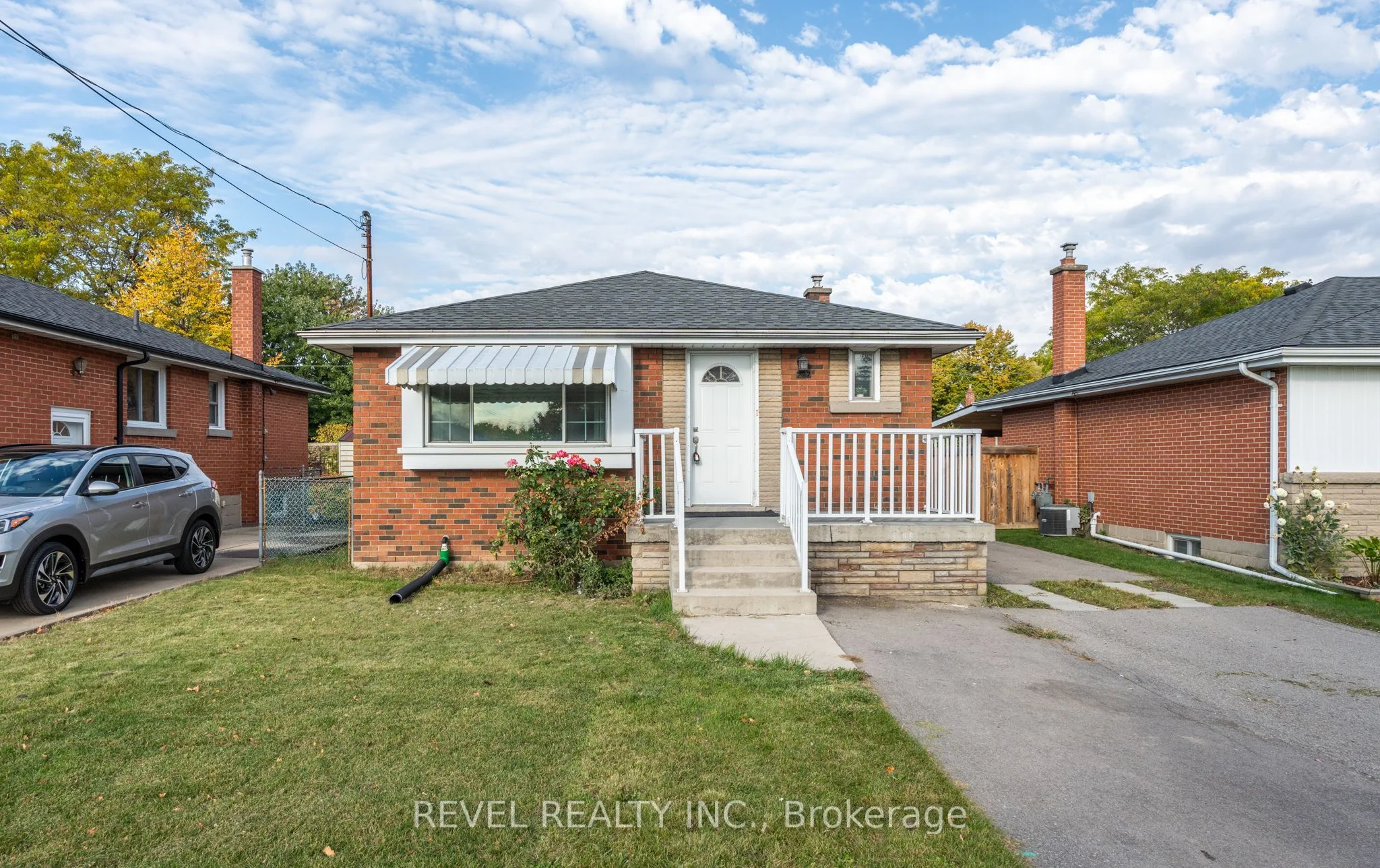 232 East 44th Street 1, Hamilton, ON L8T 3H8