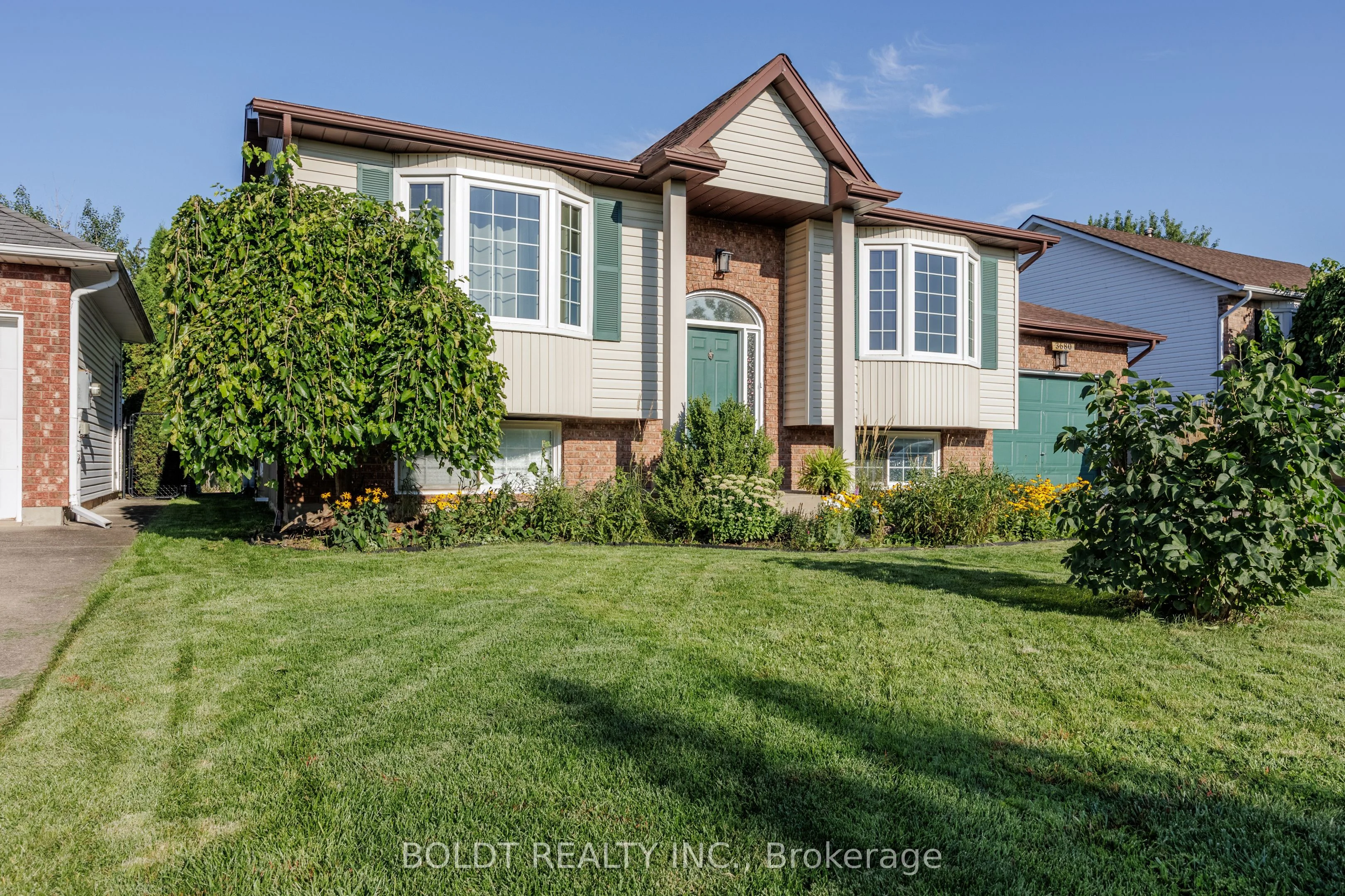 3680 SUSSEX Lane, Fort Erie, ON L0S 1S0