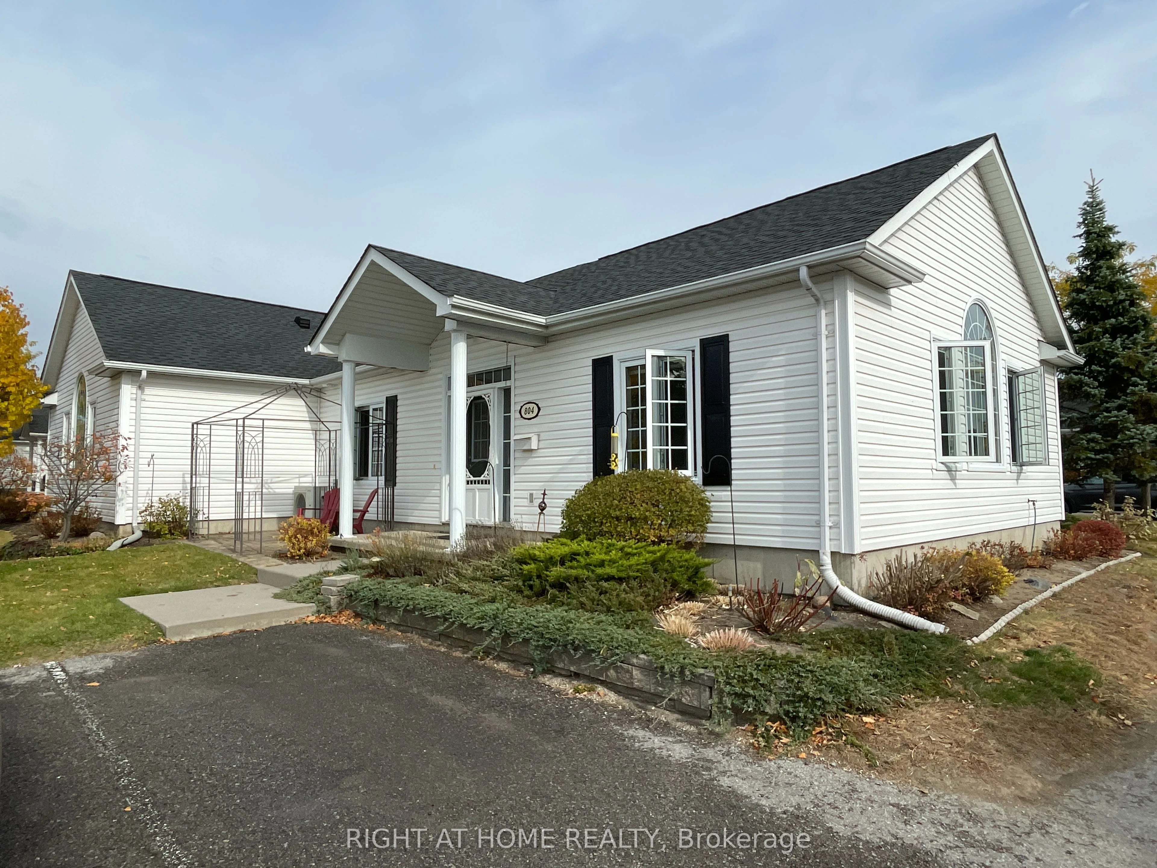 1055 Birchwood Trail 804, Cobourg, ON K9A 5Y1
