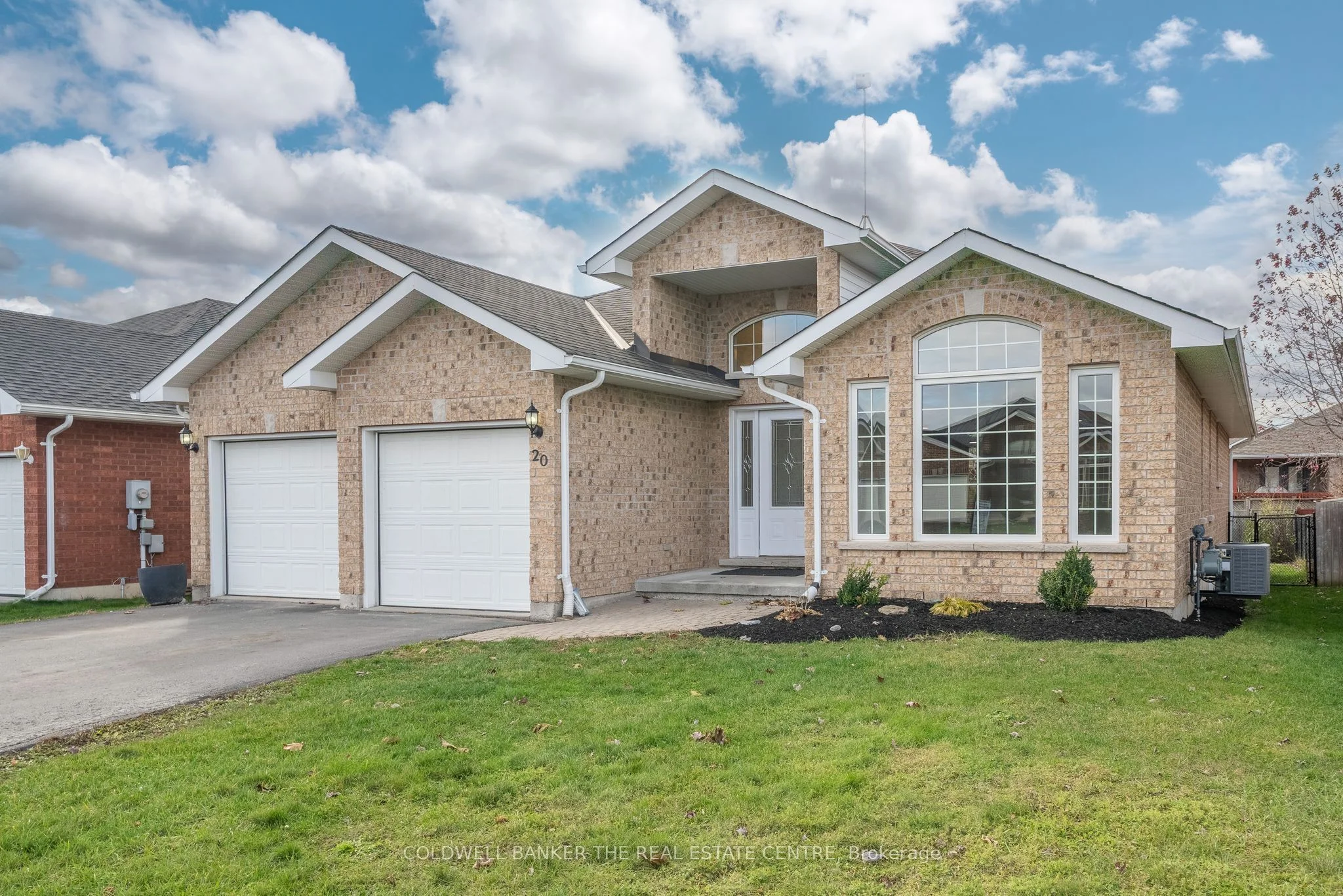20 Essex Drive E, Belleville, ON K8N 0M5