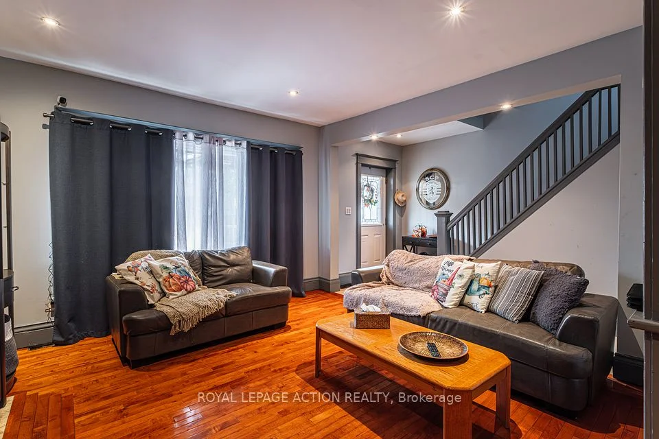 33 Chestnut Avenue, Hamilton, ON L8L 6K5