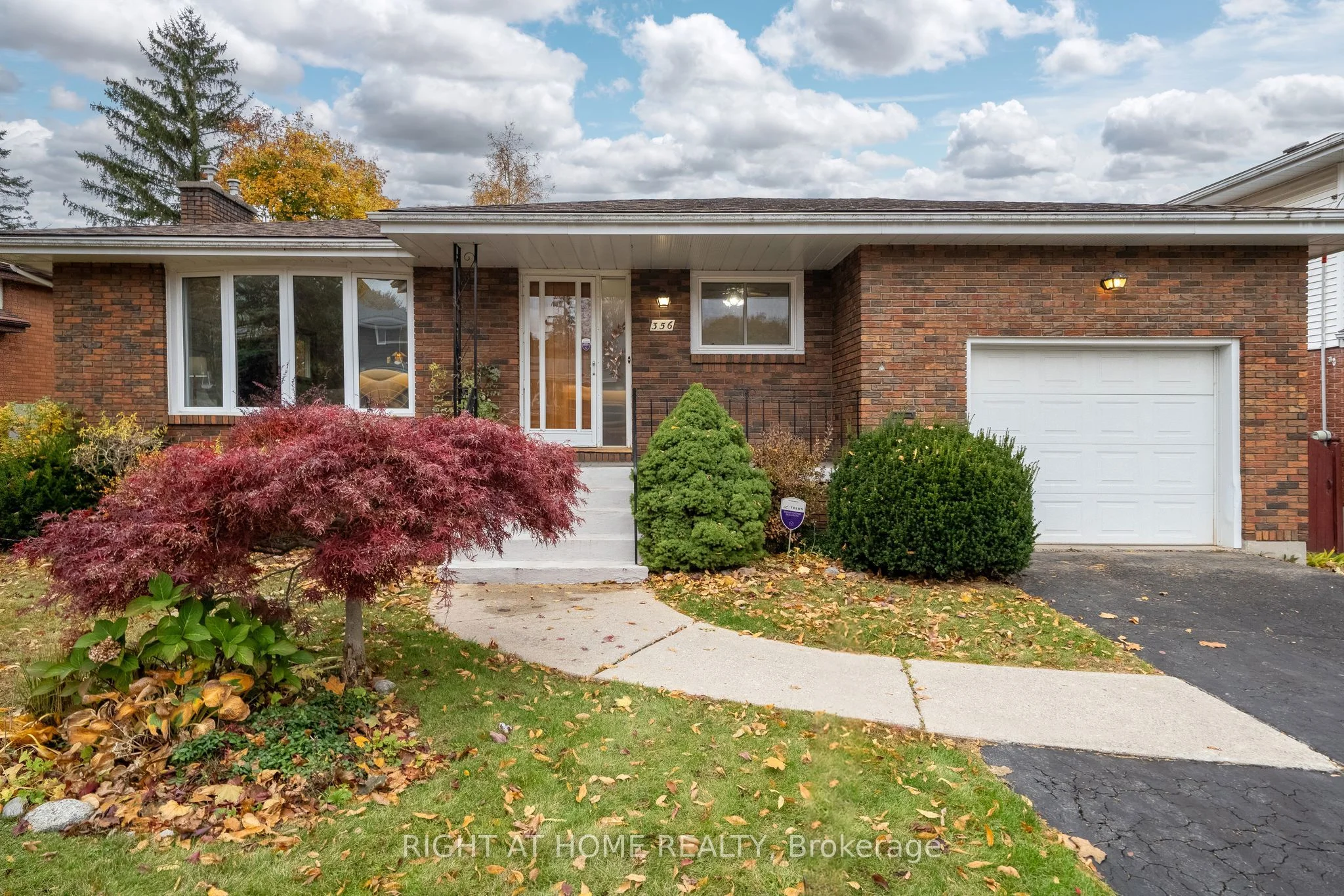 356 Victoria Avenue, Belleville, On K8n 2e4