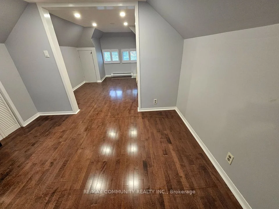 327 Woolwich Street 2nd flr, Guelph, ON N1H 3W4