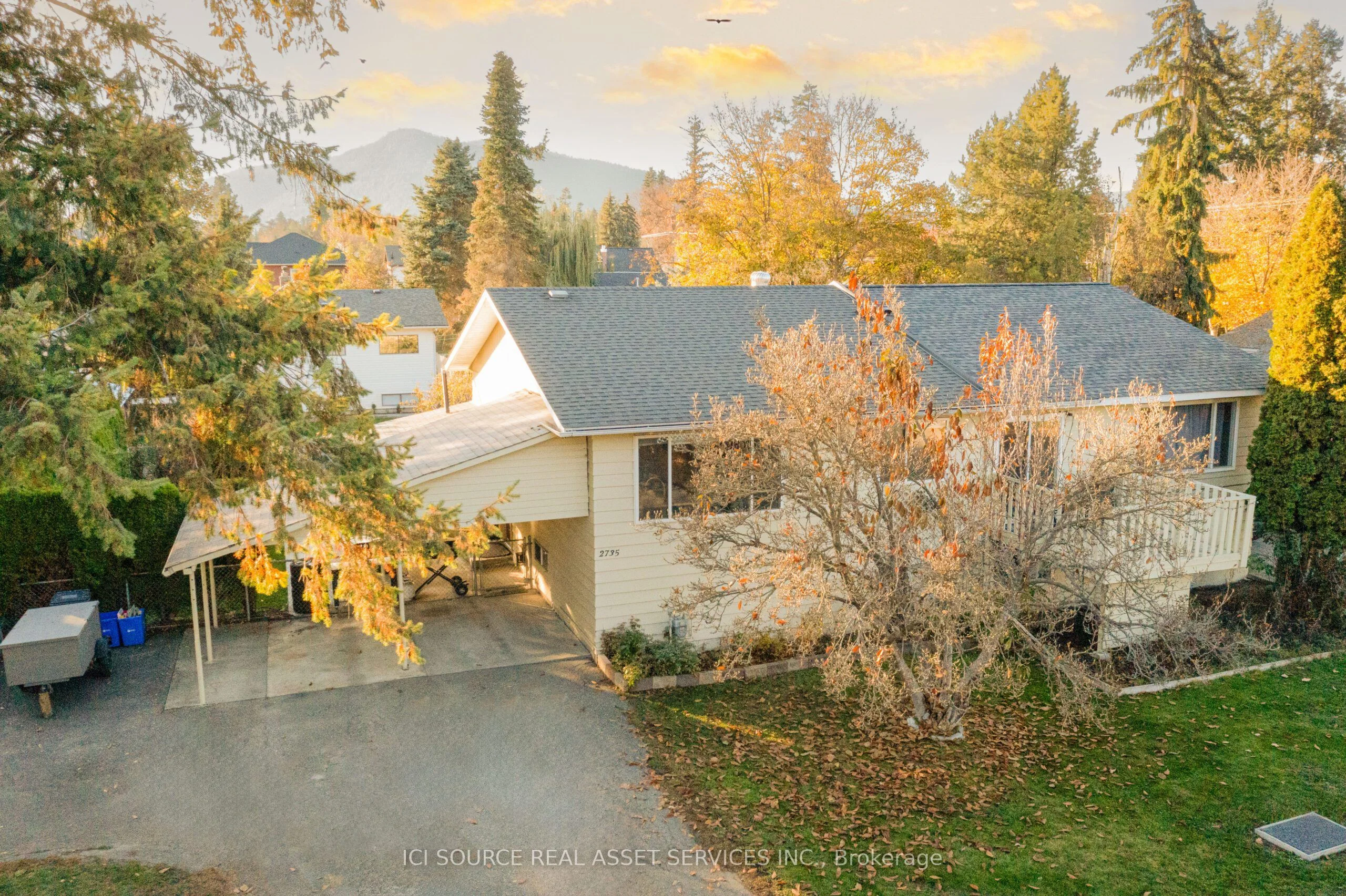 2735 Rosedale Place, Out of Area, BC V0E 1B1
