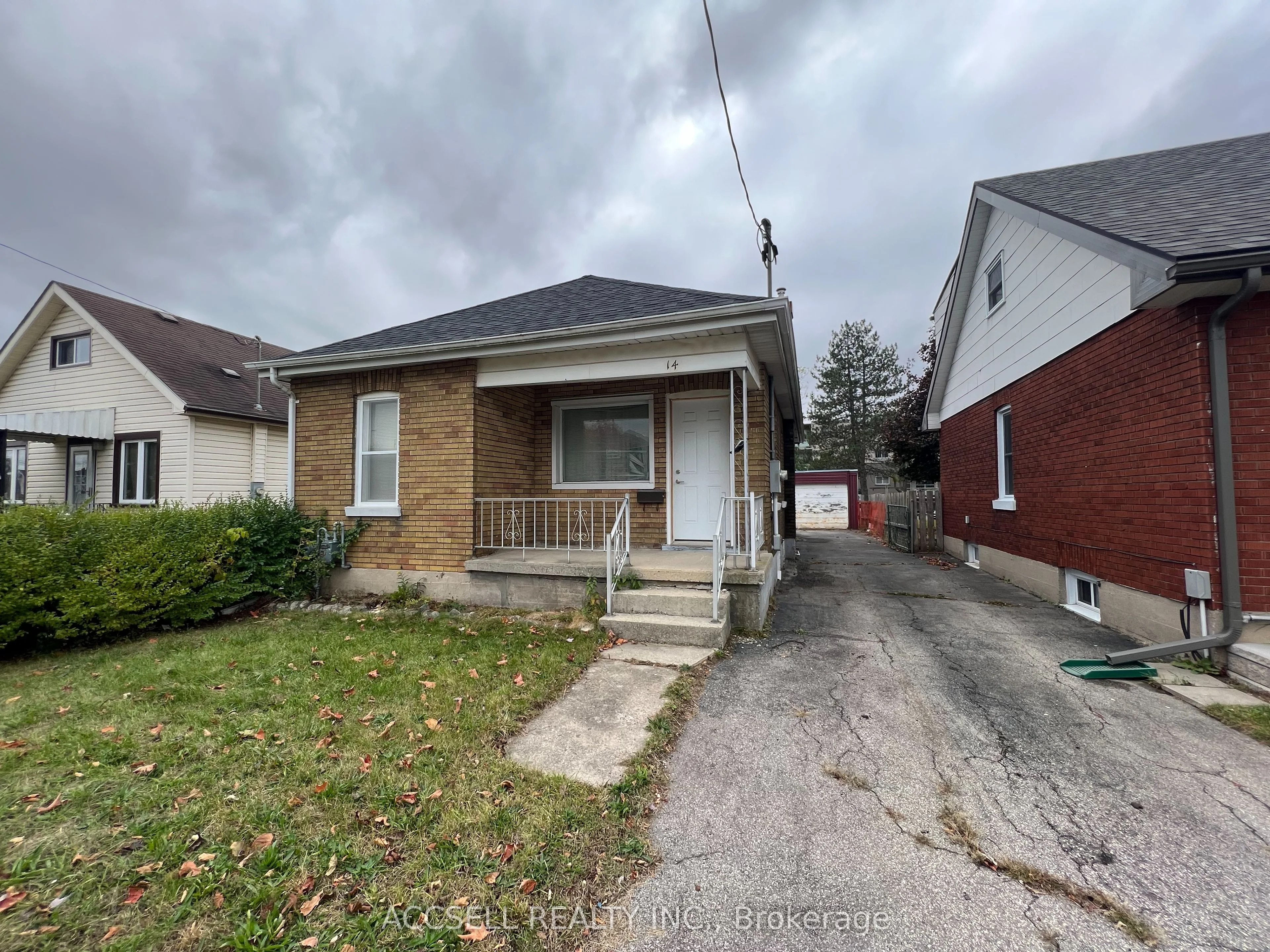 14 Eastbourne Street, Brantford, ON N3R 2A4