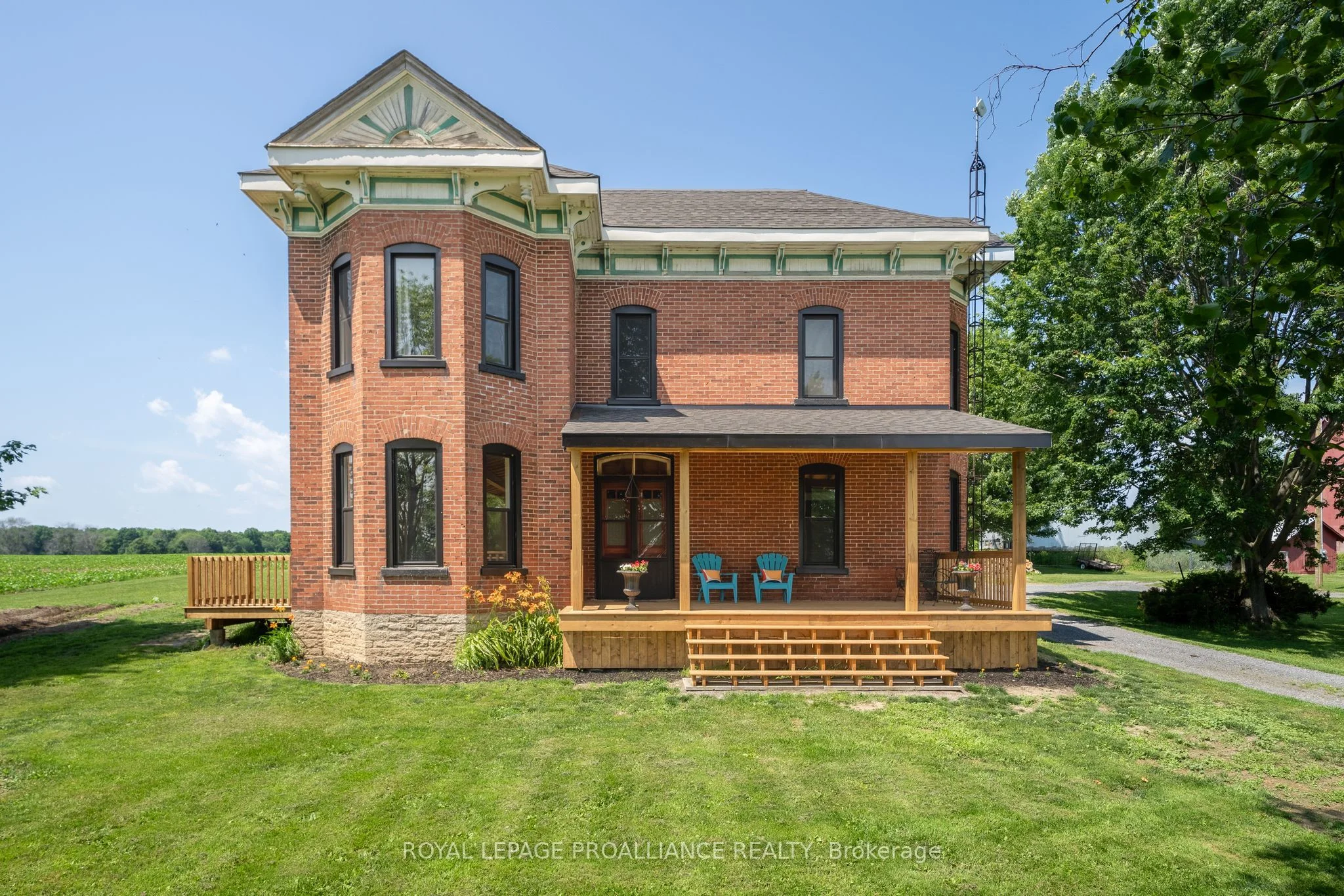 693 S Big Island Road, Prince Edward County, ON K0K 1W0