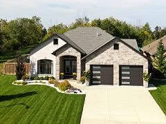 7116 Muskoka Trail, Plympton-Wyoming, ON N0N 1E0
