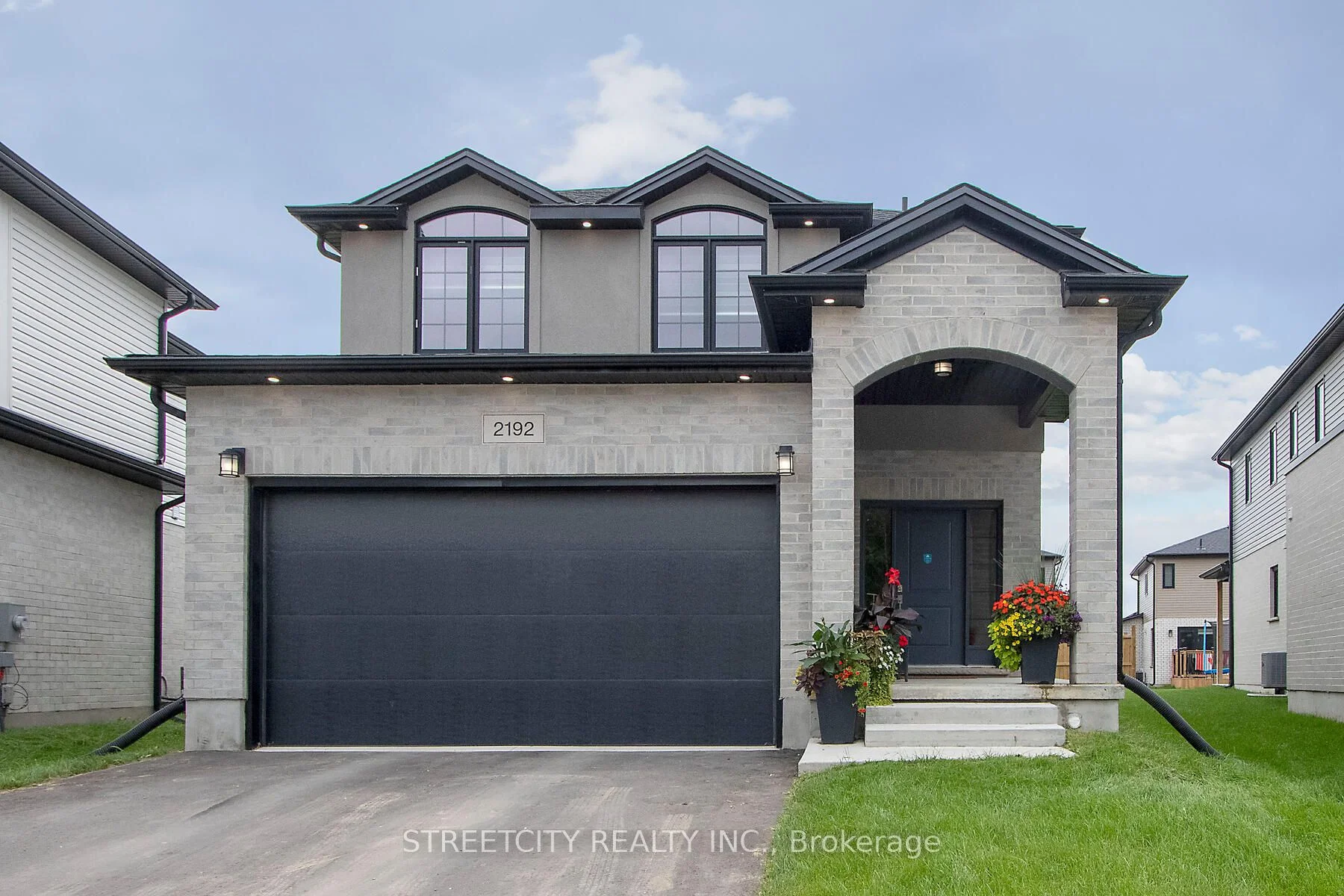 2192 Saddlerock Avenue, London North, On N6g 3w3
