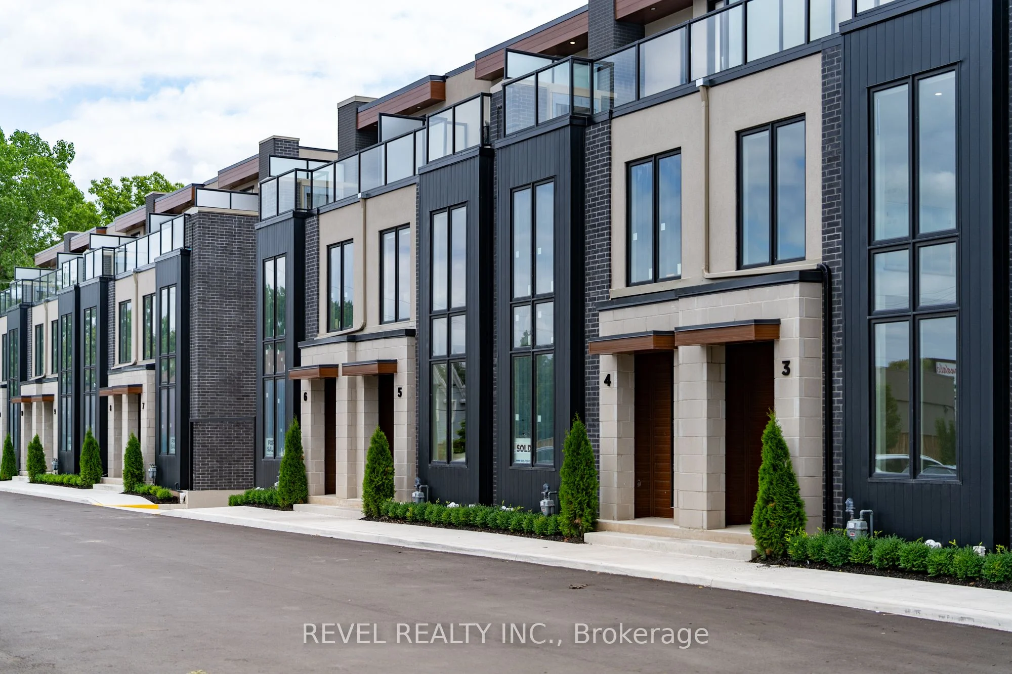 1397 York Road 3, Niagara-on-the-lake, On L0s 1j1