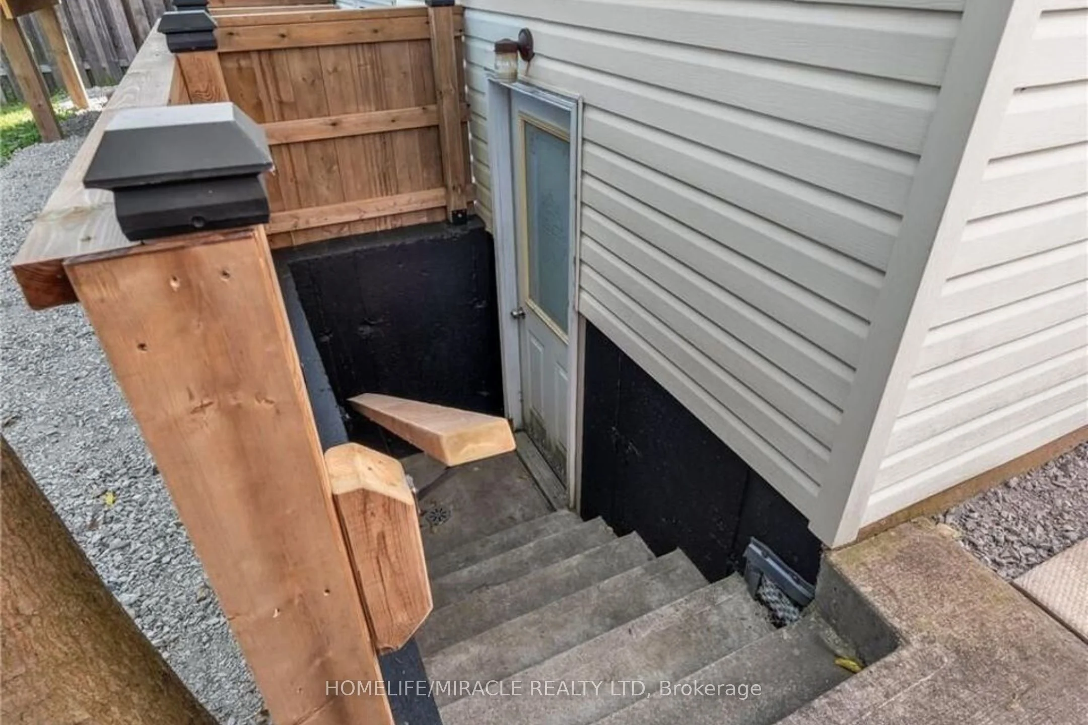 30 Jefferson Court, Welland, ON L3C 7G4