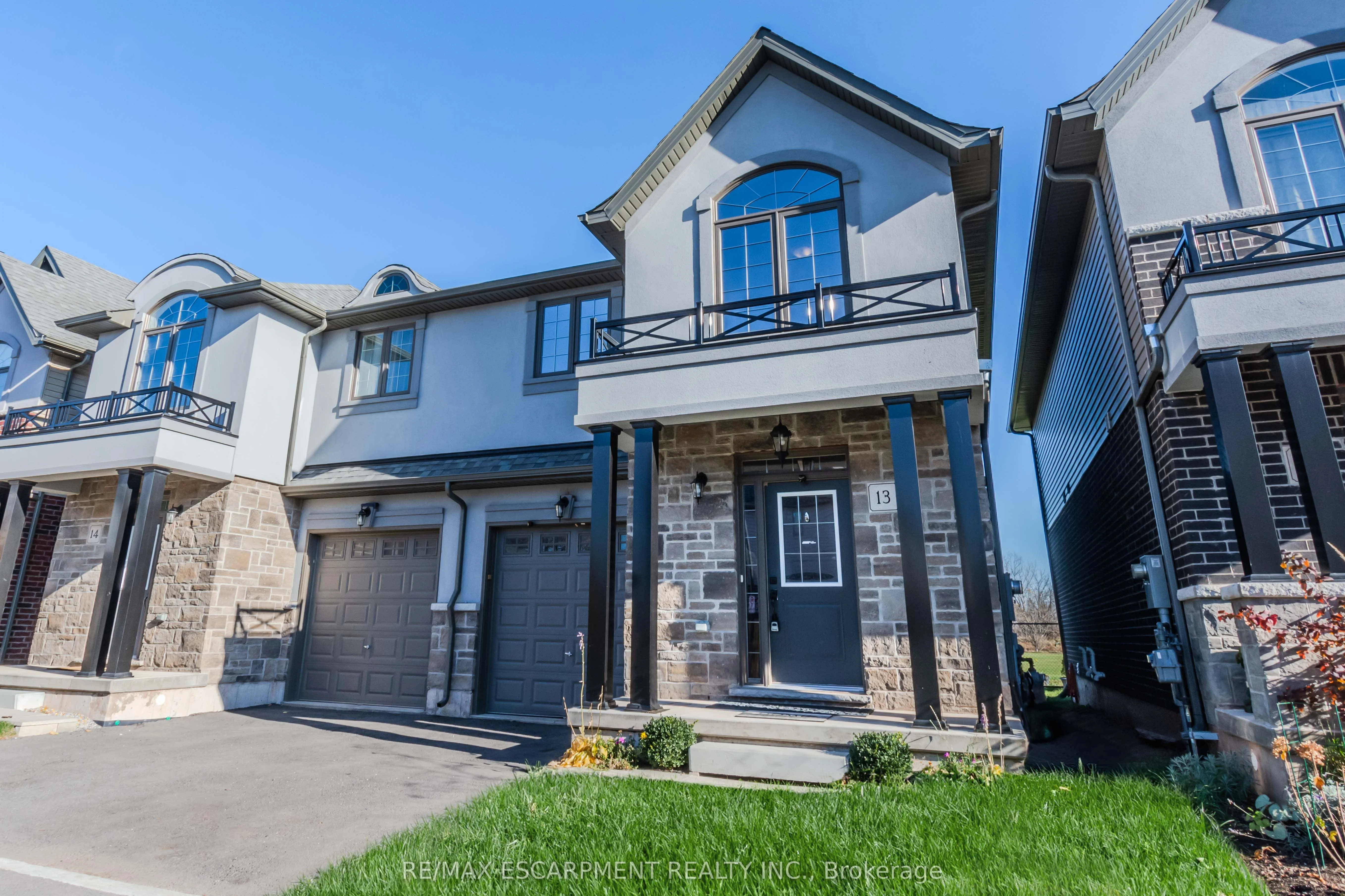 4297 East Avenue 13, Lincoln, On L3j 0r2