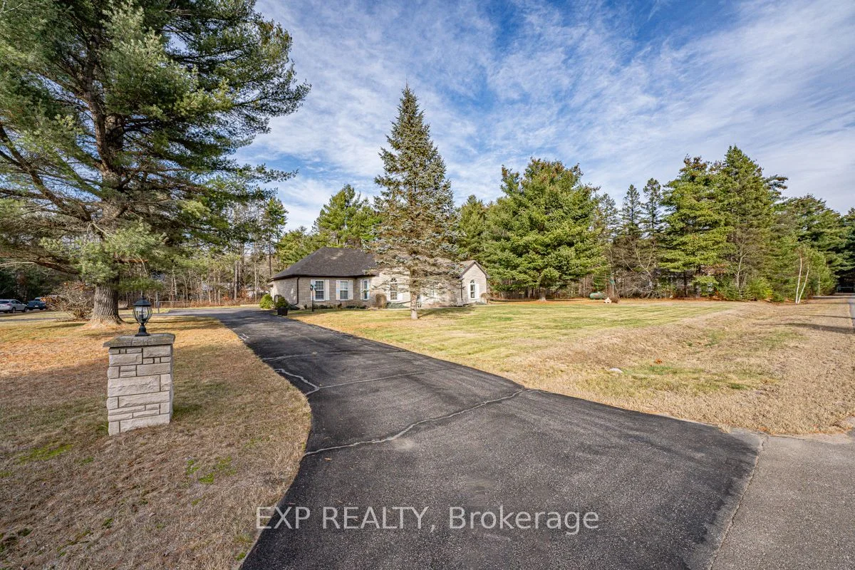 21 BAY RIDGE Road, Hastings Highlands, ON K0L 1C0