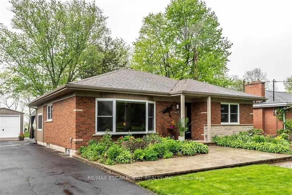 47 Blossom Avenue, Brantford, ON N3T 5L9