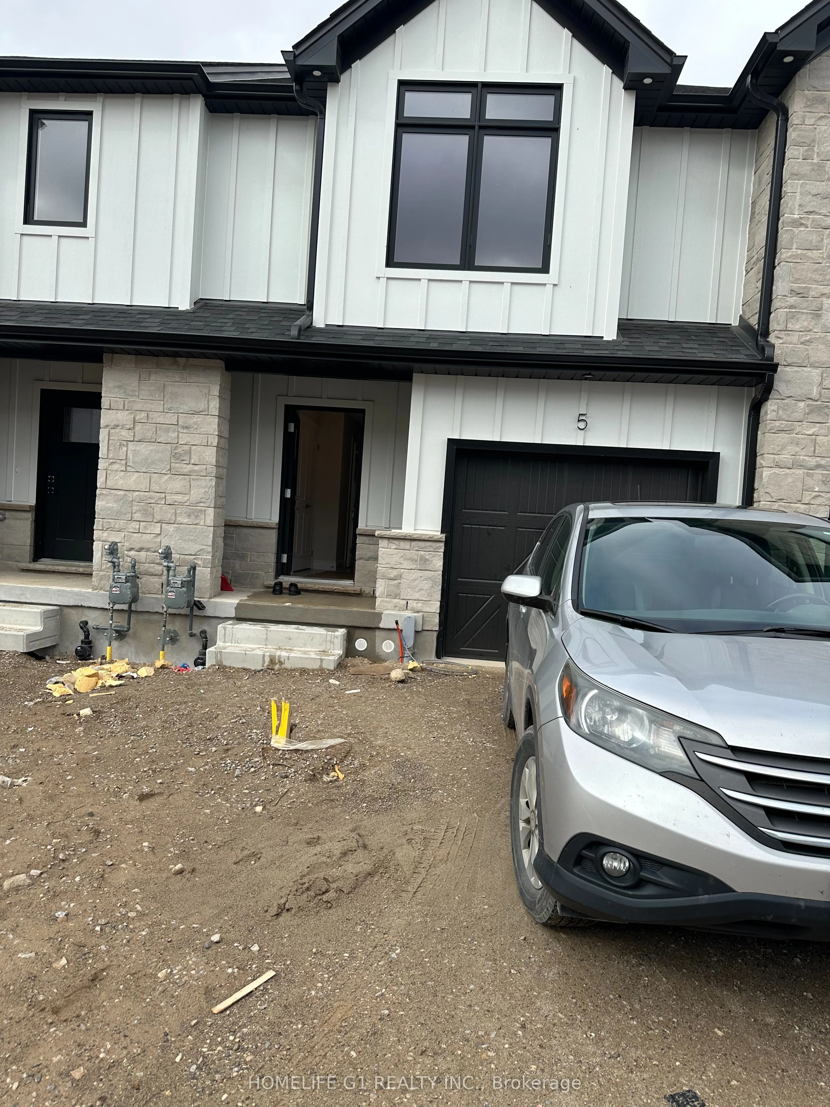 40 Bastien Street 5, Cambridge, ON N1T 0E8