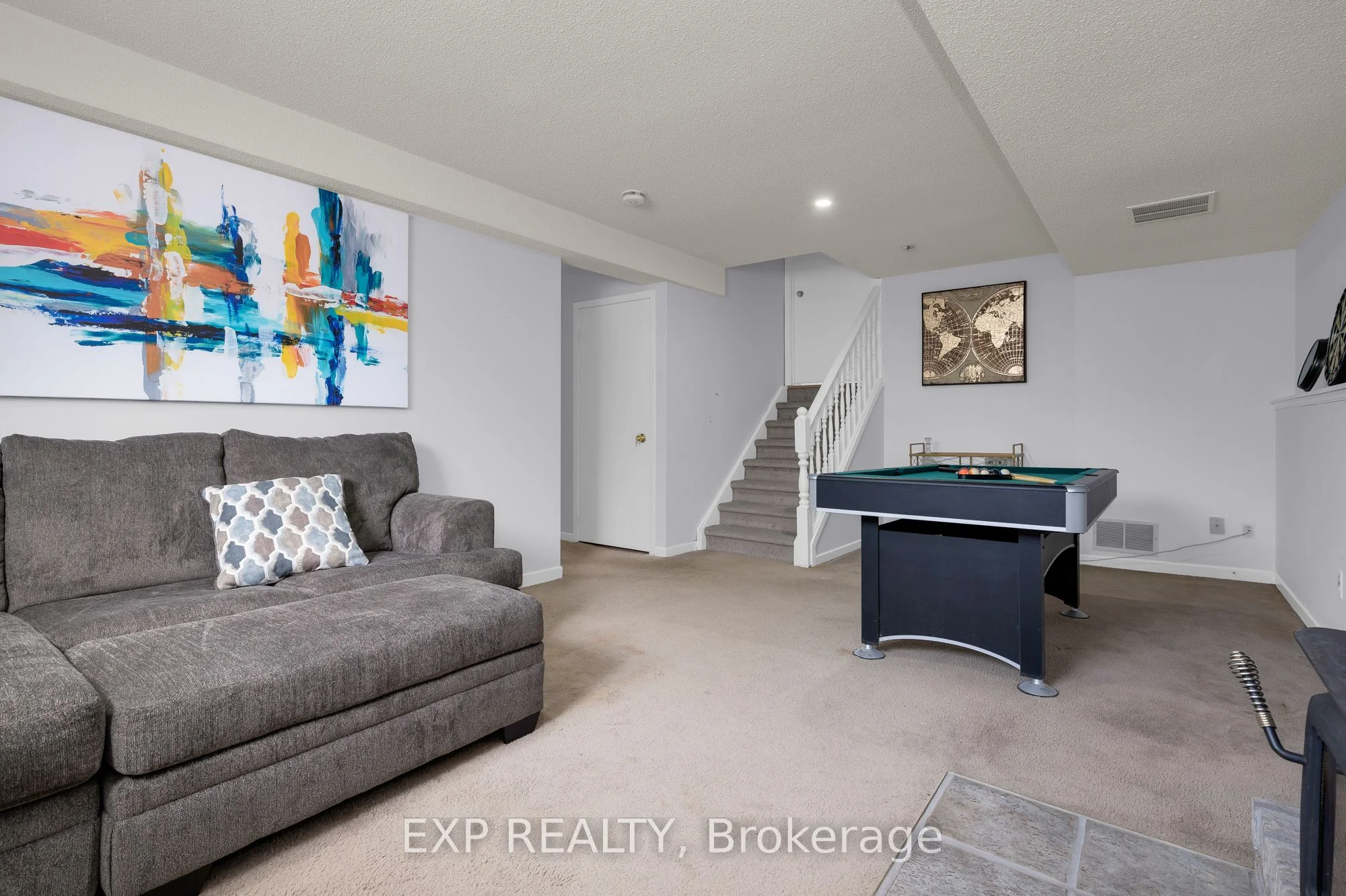 6903 Cumberland Court, Niagara Falls, ON L2H 2R7