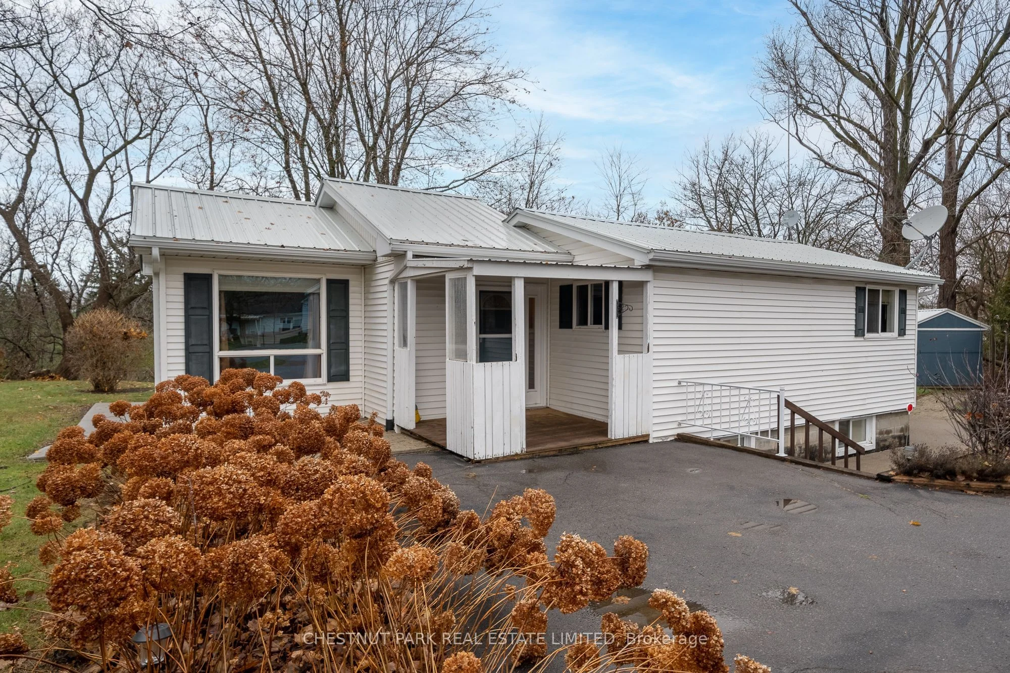 16 Ridge Road, Prince Edward County, ON K0K 2T0