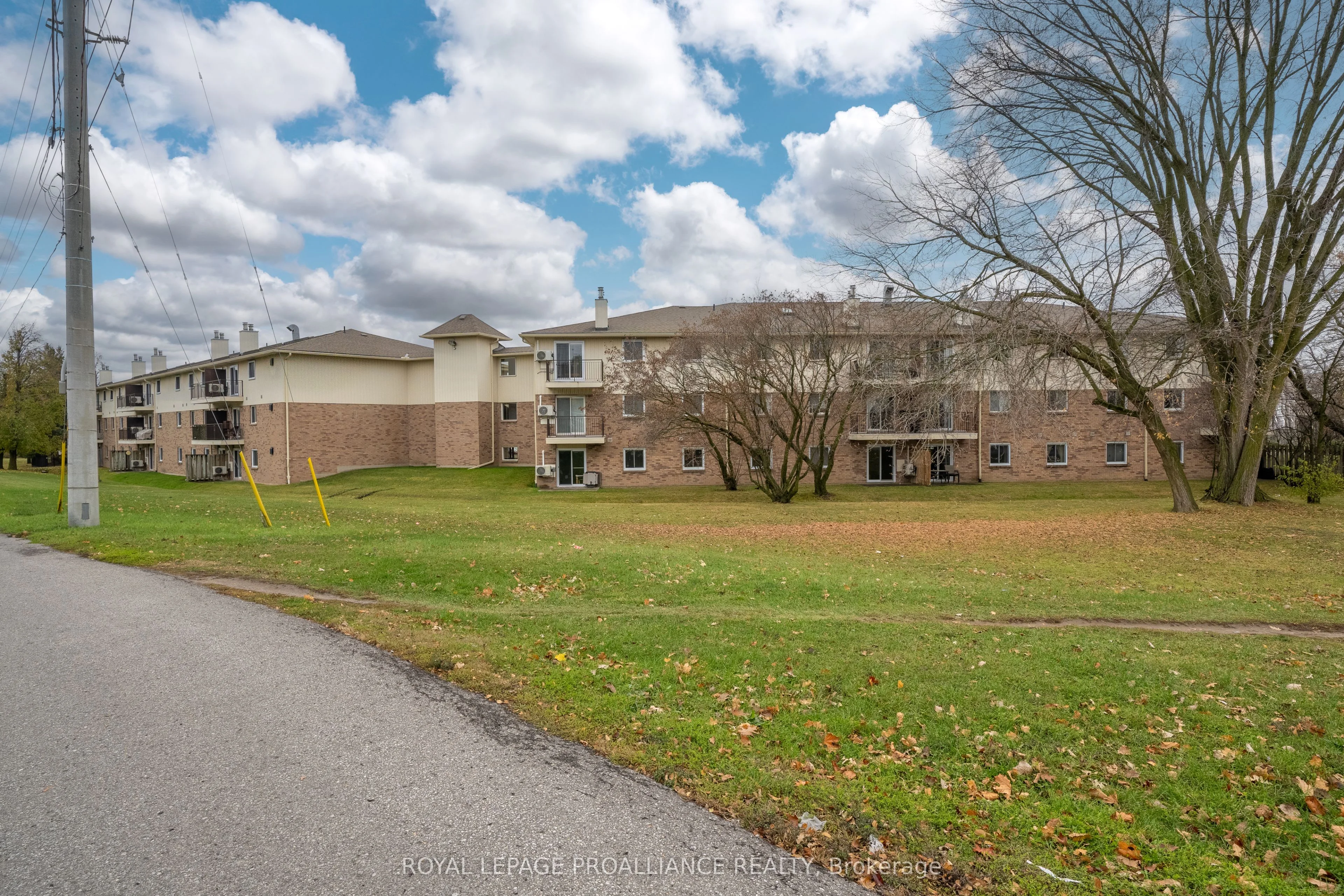 221 North Park Street 201, Belleville, ON K8P 5A6