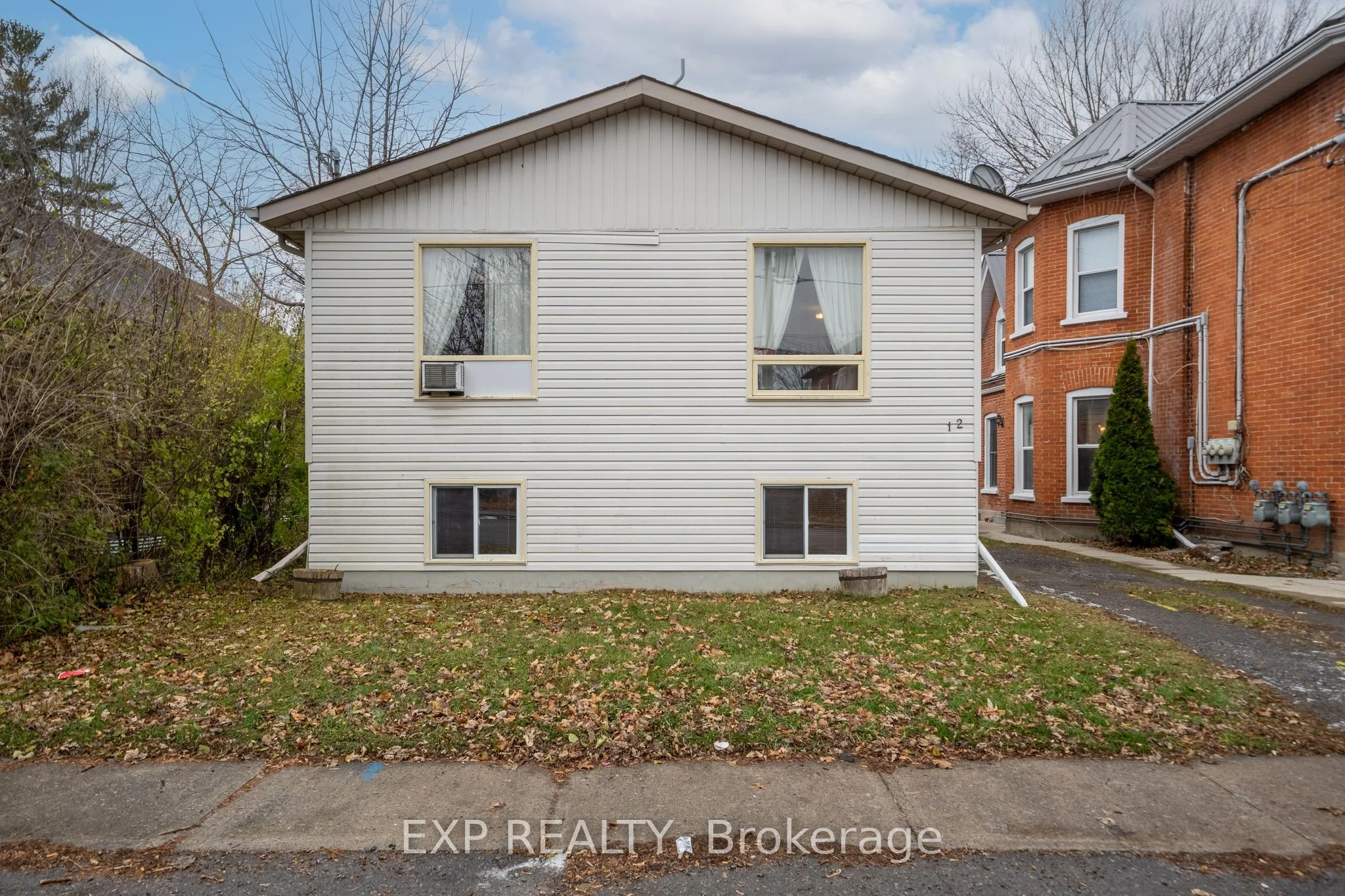 12 Dunbar Street, Belleville, ON K8P 3R5