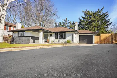 16 Mountsfield Drive W, London South, On N6c 2s5