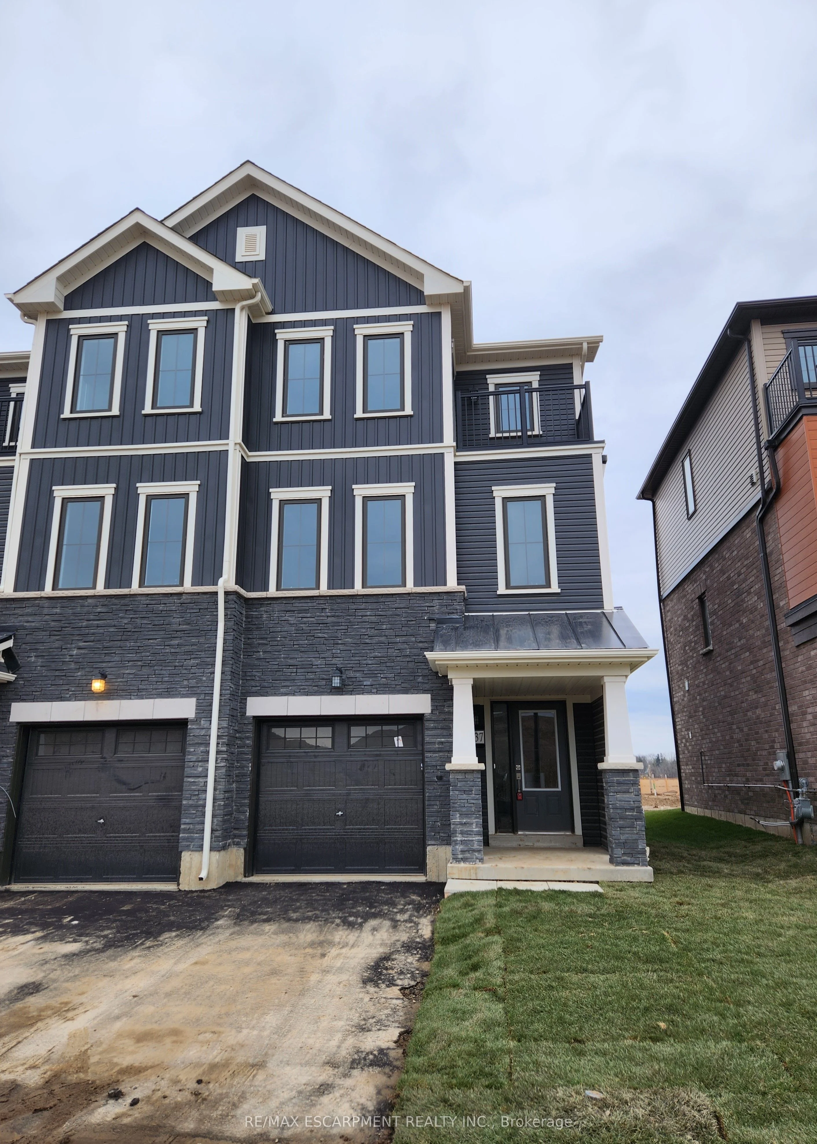 37 Baskett Street, Brantford, On N3t 0w4