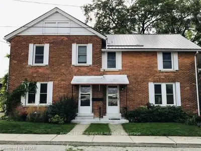11-13 Victoria Street N, Woodstock, On N4s 6t7