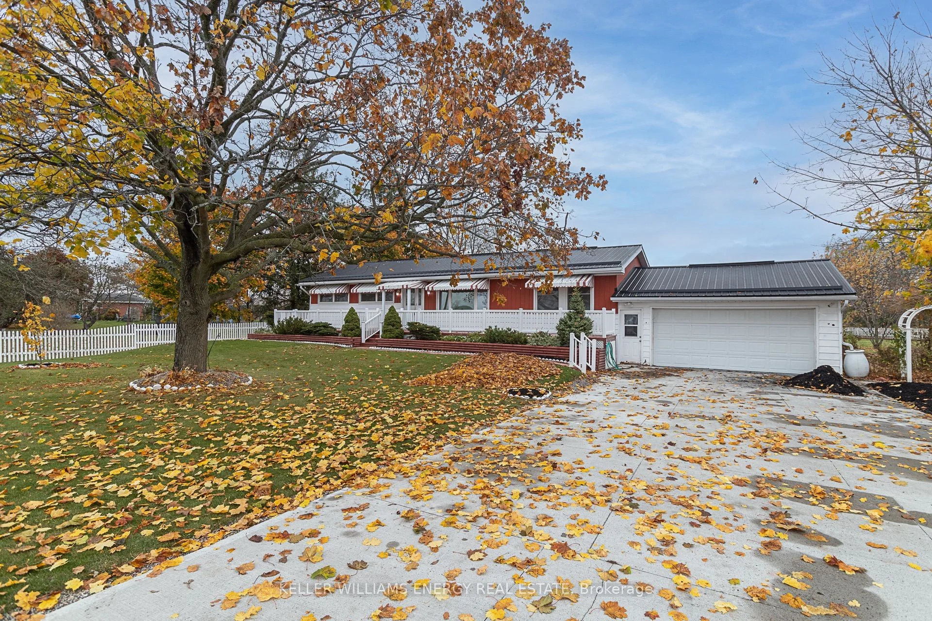 464 Tripp Road, Prince Edward County, On K0k 2t0