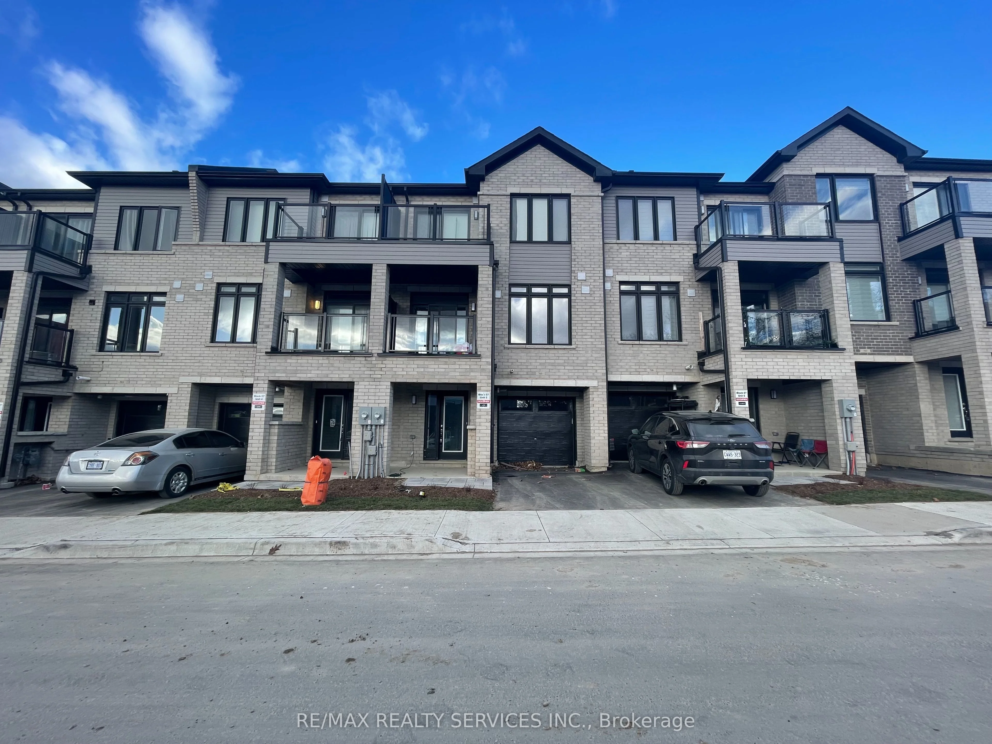 585 Colborne Street E 804, Brantford, On N3s 0k4