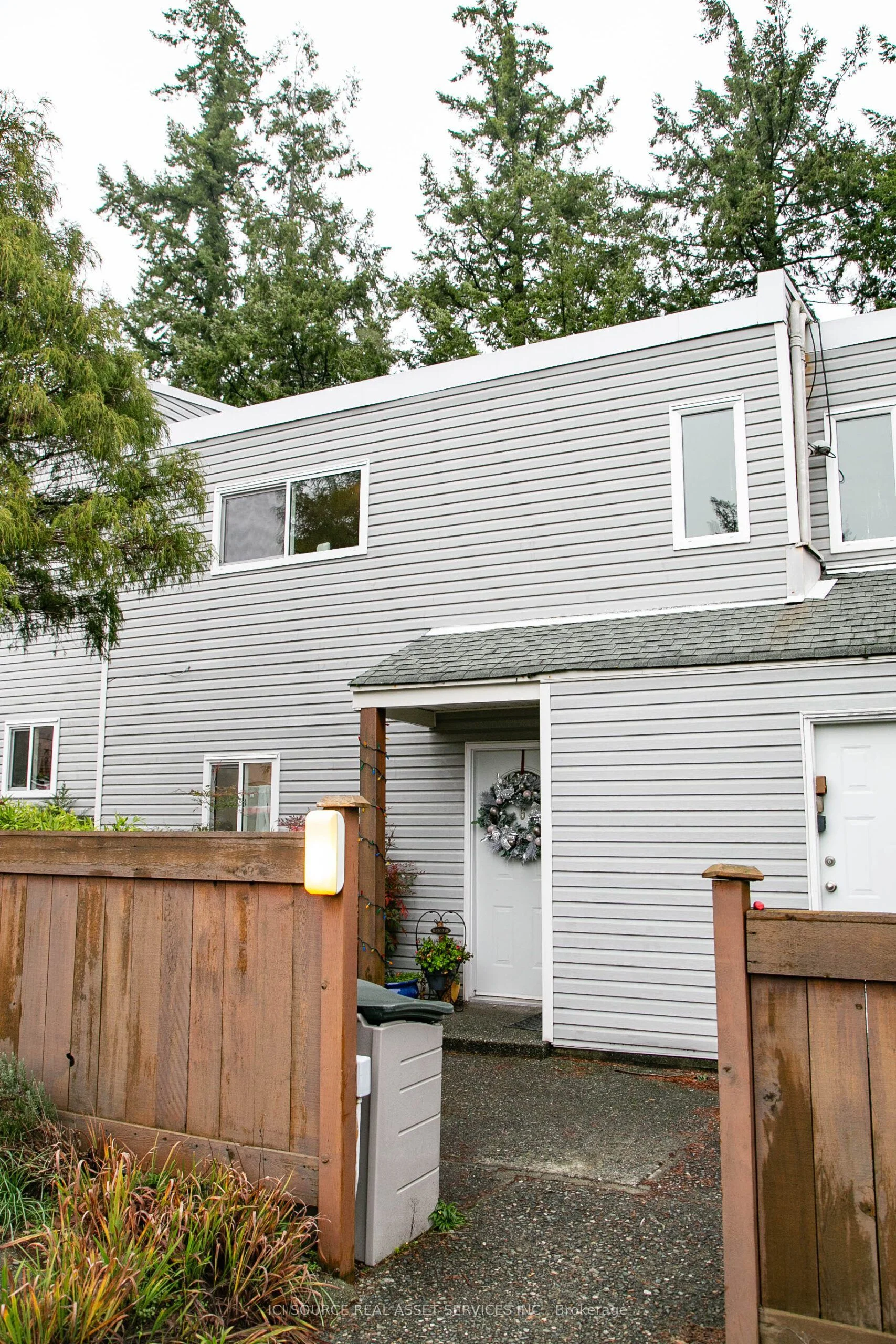 232 Birch Street 6, Out Of Area, Bc V9w 2s3