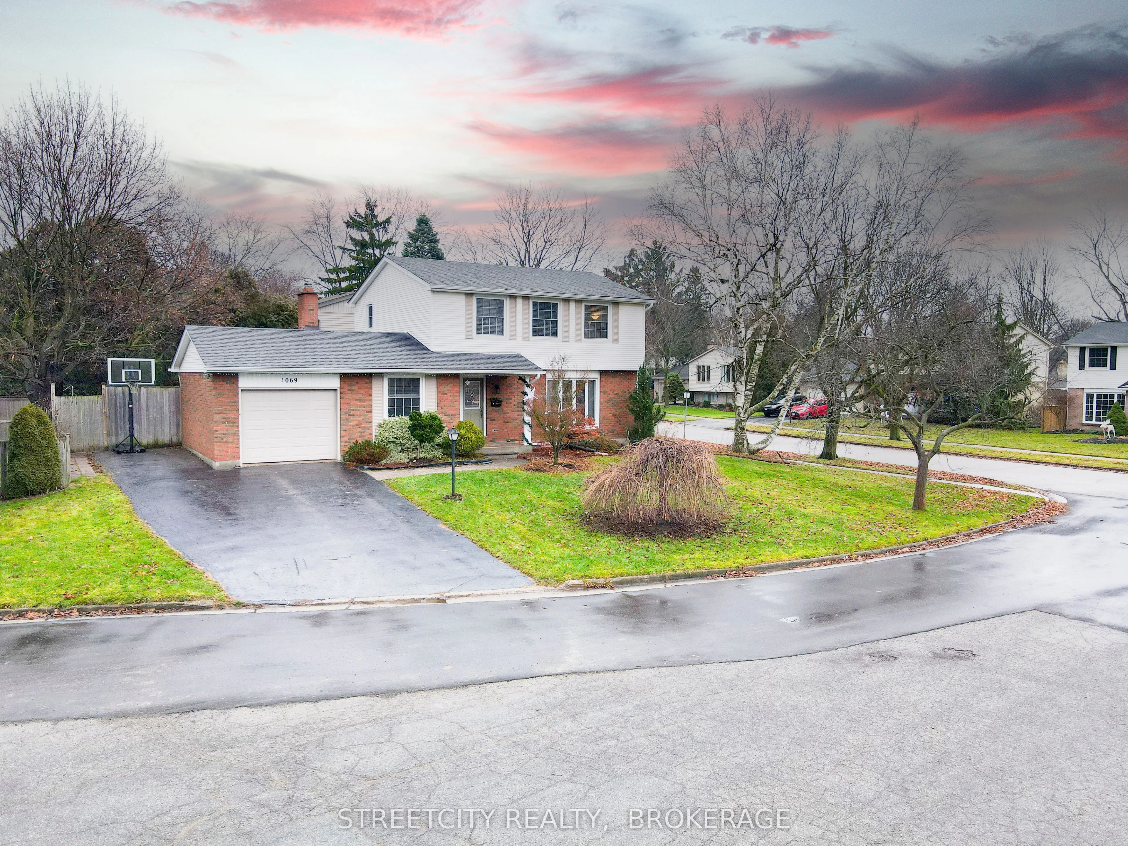 1069 Prince Philip Drive, London North, On N6h 4e4