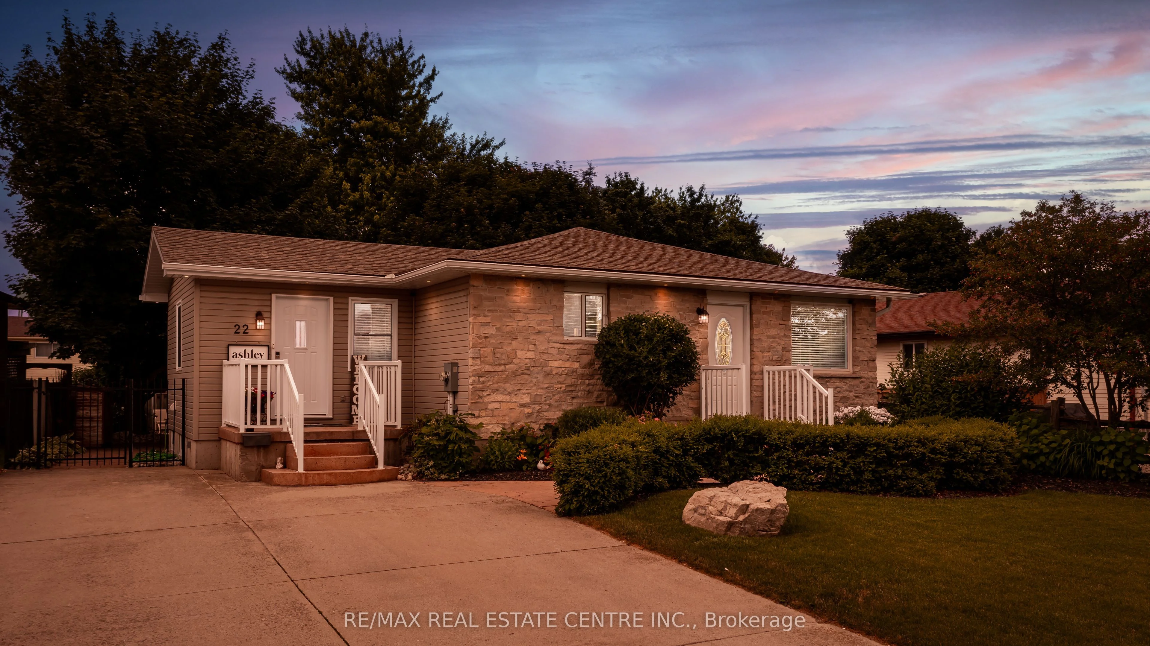 22 Bellefield Crescent, Wellington North, ON N0G 1A0