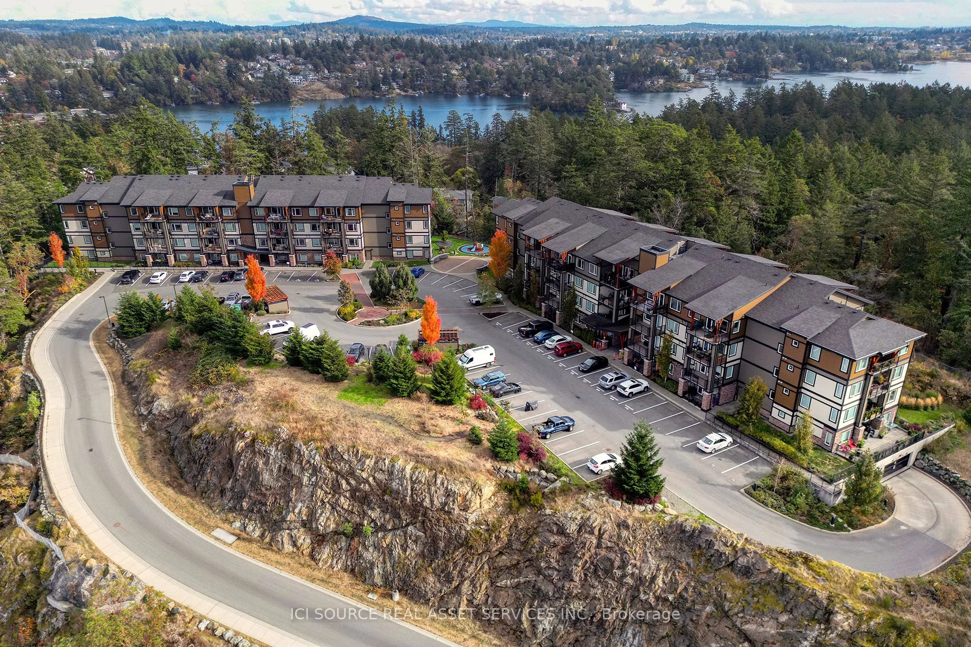 286 Wilfert Road 203, Out of Area, BC V9C 0H6