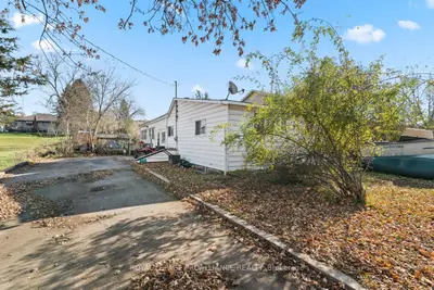 139 Upper Lake Street, Prince Edward County, On K0t 2t0