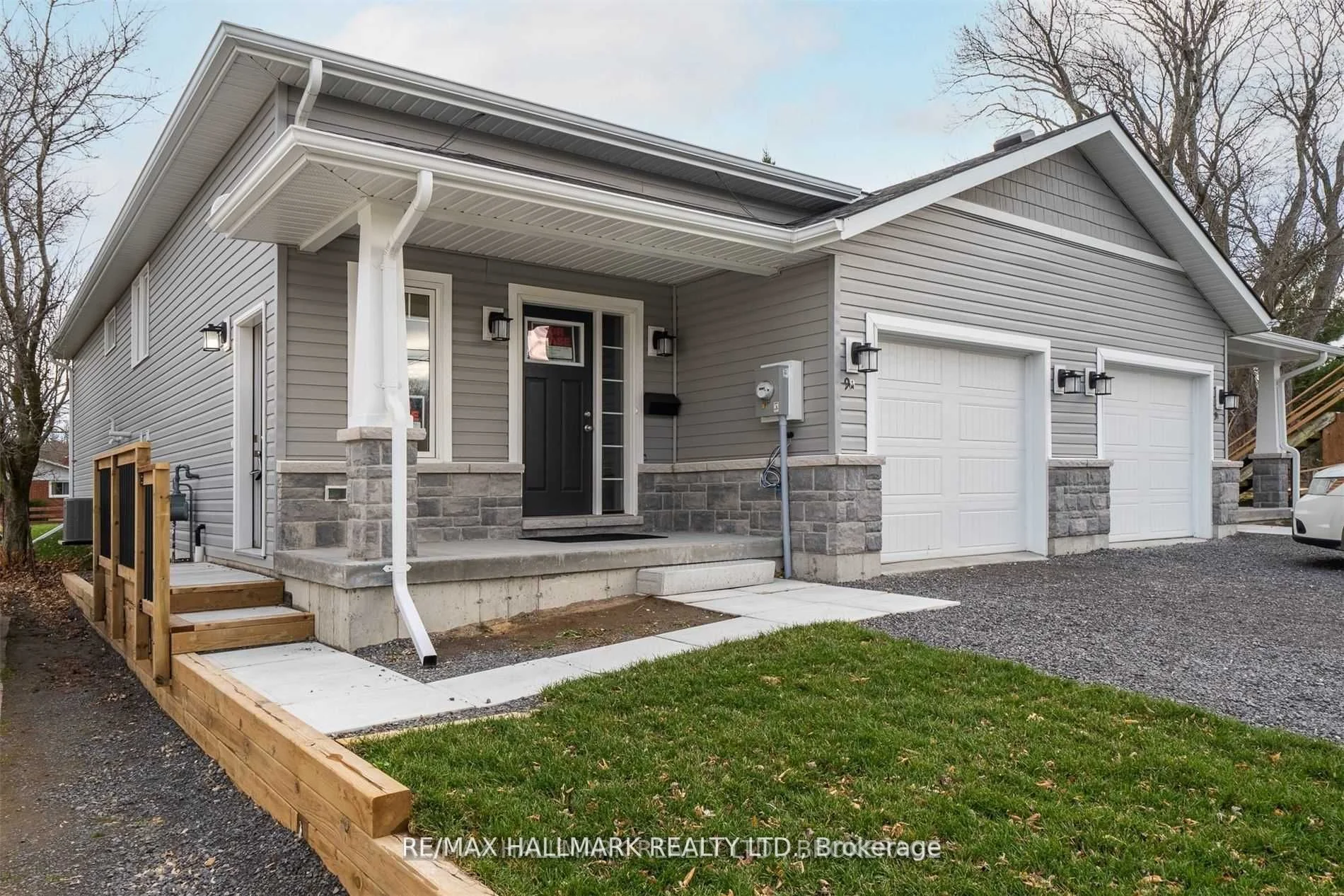 9b Lake Street Lower, Prince Edward County, On K0k 2t0