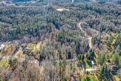 15 Robert Road E, Huntsville, ON P1H 2J4
