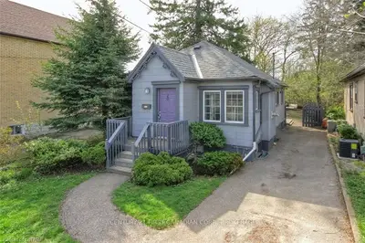 26 Essex Street, London North, On N6g 1b2