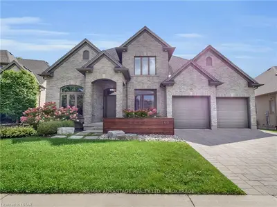 153 Pebblecreek Walk, London North, On N6g 0k3