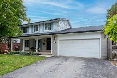 80 Cumberland Crescent, London North, On N5x 1b6