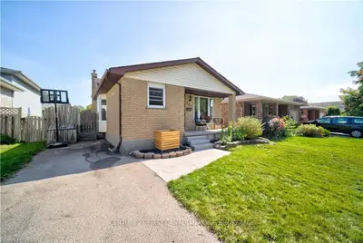 102 Erica Crescent, London South, On N6e 3p5