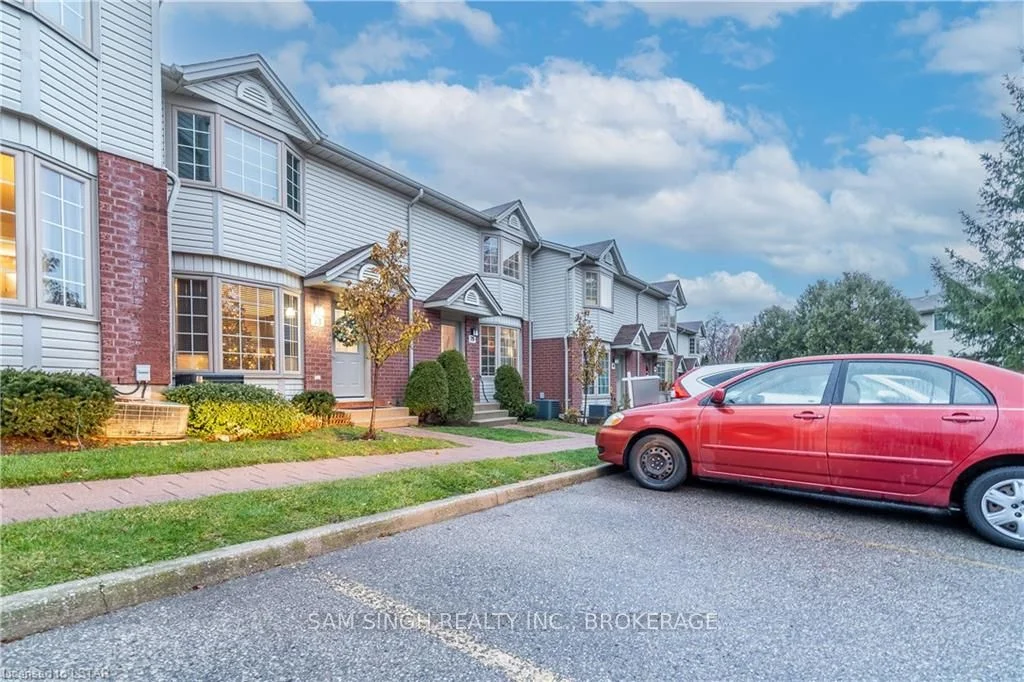 70 CHAPMAN Court 78, London North, ON N6G 4Z4