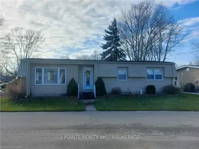 307 Shannon Boulevard, South Huron, On N0m 1t0