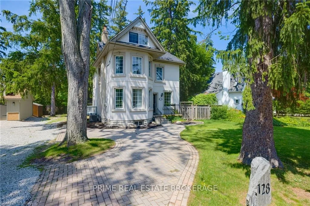 128 BASE LINE Road E, London South, ON N6C 2N8