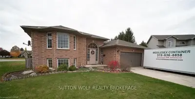 16 Walnut Court, Strathroy-caradoc, On N7g 4b9